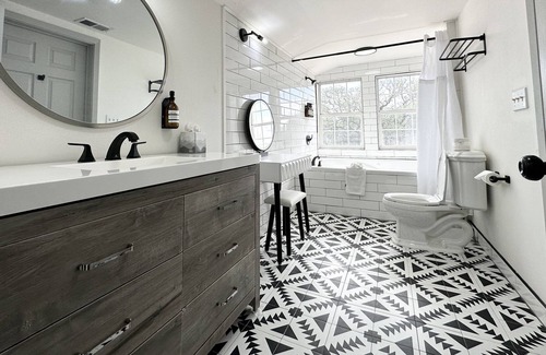 Driftwood Cottage | Heritage Oaks Haus
