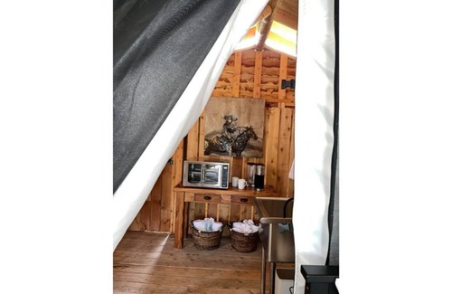 Bozeman Cabin | Heritage Ranch 'Captain' Glamping Tent (3)