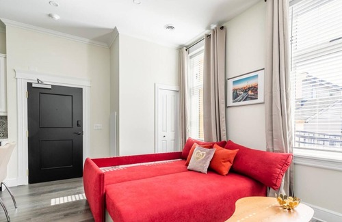 Smiths Falls Apartment | Heritage Rideau 1Br Apartment Free Parking 1