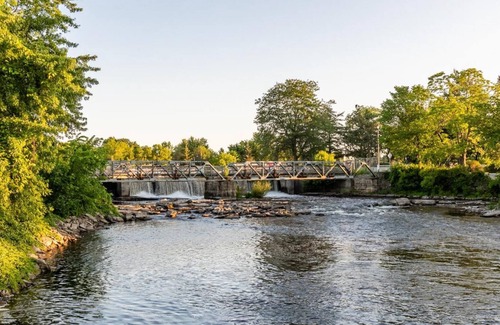 Smiths Falls Apartment | Heritage Rideau 1Br Apartment Free Parking 2