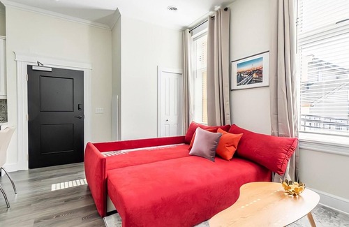 Smiths Falls Apartment | Heritage Rideau 1Br Apartment Free Parking 2