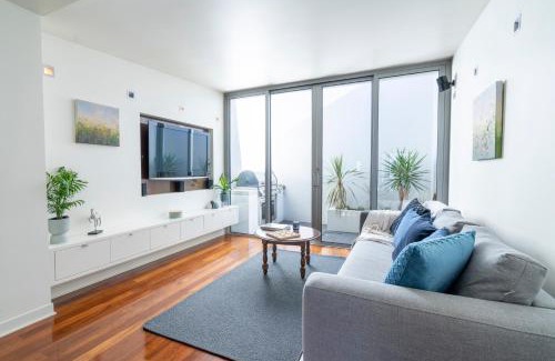 North Hobart Apartment | Heritage terrace with mod twist