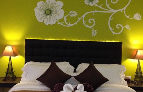 Pak Nakhon Hotel | Heritage Tropical Resort @ Muang Nakhon