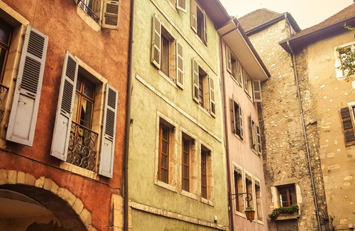 Annecy Old Town Apartment | Hermès vieille ville romantique