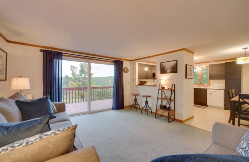 Duluth House | Hermantown Home w/Decks, Grill & Hot Tub!