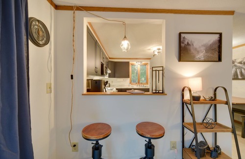 Duluth House | Hermantown Home w/Decks, Grill & Hot Tub!