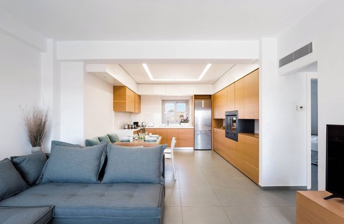 Akrotiri Apartment | Hermes & Dione