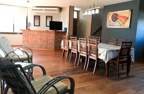 Comuna Estancia Vieja House | Hermosa casa con vista al lago