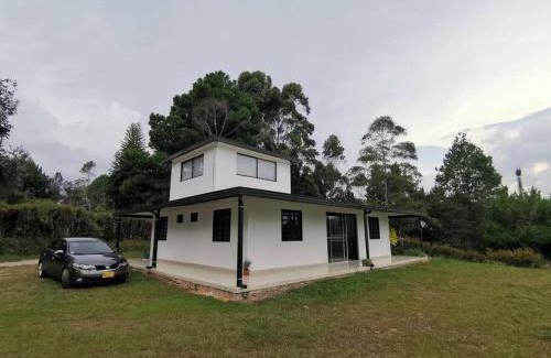 Guarne House | Hermosa finca a 5 minutos aeropuerto