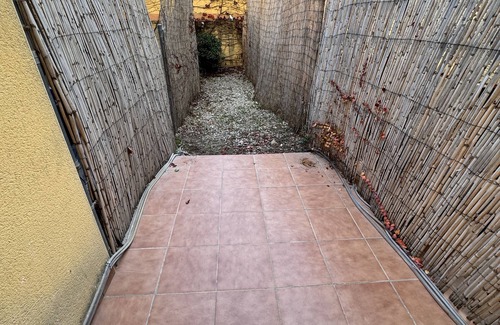 Mataro Apartment | Hermosa Planta Baja Nueva con Patio y Baño Privado!
