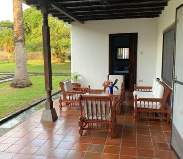 Ginebra Villa | Hermosa y tranquila finca con piscina