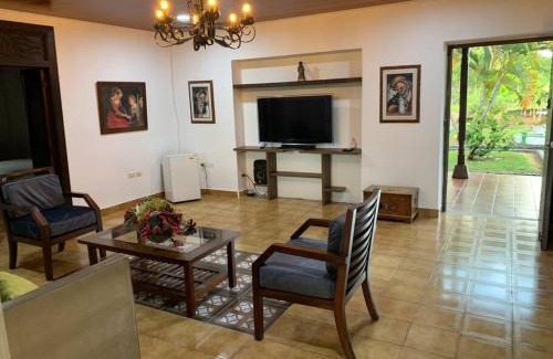 Ginebra Villa | Hermosa y tranquila finca con piscina