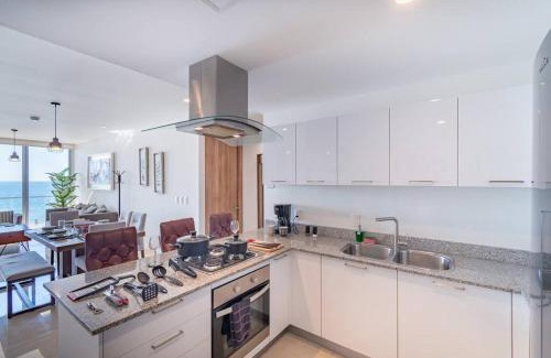Zona Dorada Apartment | Hermoso Condo al Pie de la Playa Camino al Mar
