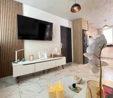 Patzcuaro Apartment | Hermoso Departamento, WiFi, terraza vista al Lago de Pátzcuaro, elevador, free parking