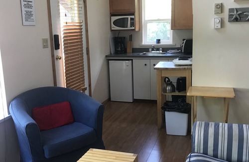 Sechelt Cabin | Heron Cabin on the water with beach access
