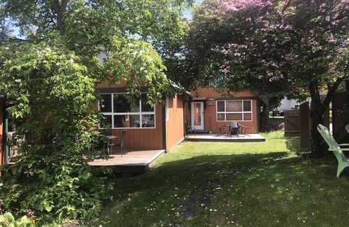 Sechelt Cabin | Heron Cabin on the water with beach access