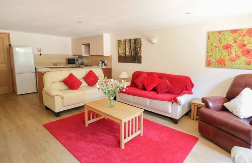Smallburgh Cottage | HERON COTTAGE, family friendly, with pool in Wayford