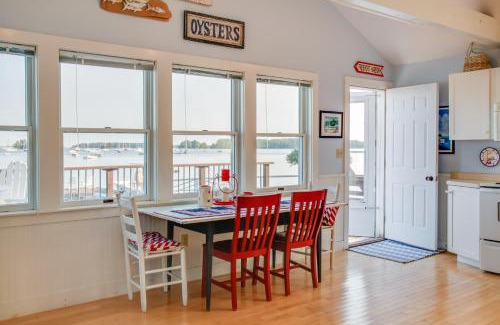 Freeport House | Heron Cottage on Casco Bay with Deck and Boat Dock!