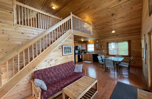 Brier Hill Cabin | Heron Lodge - The Lodges at Oak Point, 1000 Islands - Right on the River!