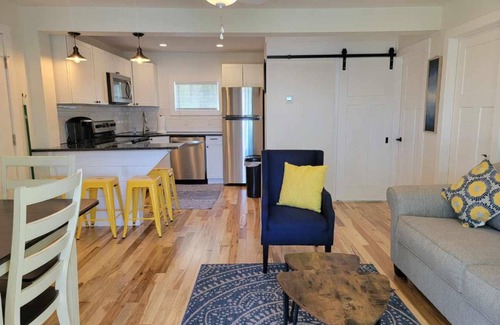 Paw Paw Lake House | Heron's Nest I Paw Paw Lake Cottages I The UP #6