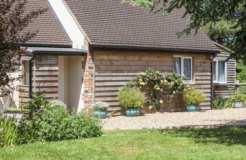 Broad Hinton Cottage | Heron’s Nest, with a lovely private garden and use of The Ndoro Pool.