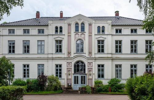 Krakow am See Apartment | Herrenhaus Marienhof
