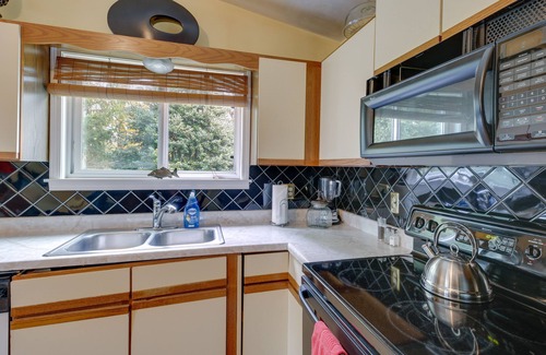 Keene House | Herrington Lake Getaway w/Water-View Deck!