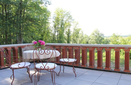 Ciel House | Herrschaftliches Anwesen Direkt am Fluss, Riesigem Park und Grosser Terrasse