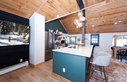 Durango House | Hesperus Mountain Chalet | Mtn Views, Fireplace, Yard, AC -15 Mi to Durango