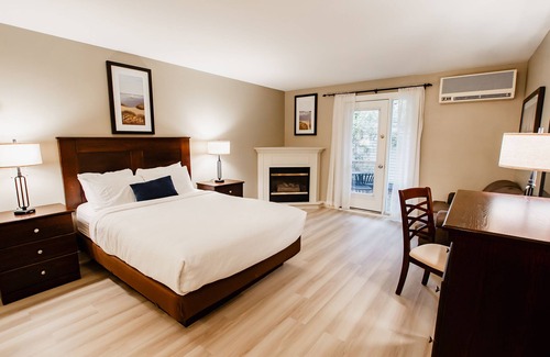 Zurich Hotel | Hessenland Inn & Schatz Winery