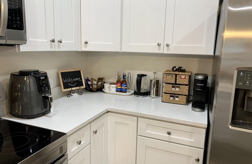 Ono Island House | Hestia ~ Kings & Queens ~ Fenced Backyard ~ Pets ~ Near NAS & Perdido Key