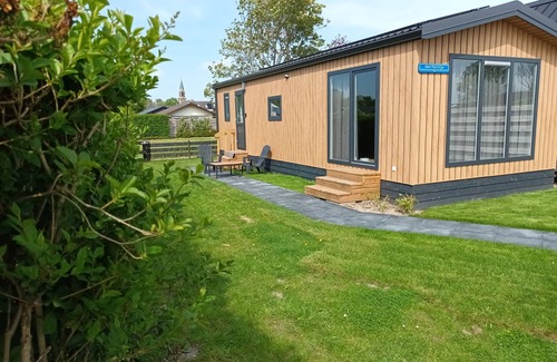 Dirkshorn Ski Chalet | Het Yorritje - Cute Tiny house, near the beach/WLAN/fenced garden
