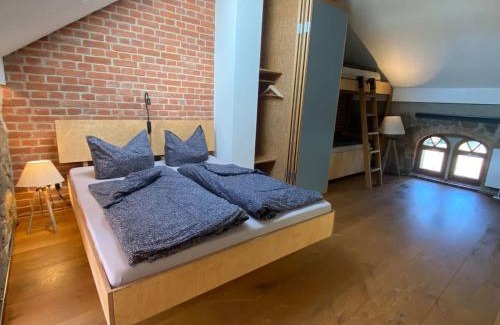 Buhlau Apartment | HexenburgbeiDresden Maisonette über 2 Etagen mit 4 Schlafzimmern, Kamin, Terrasse und Faßsauna, Nähe Sächsische Schweiz Dresden