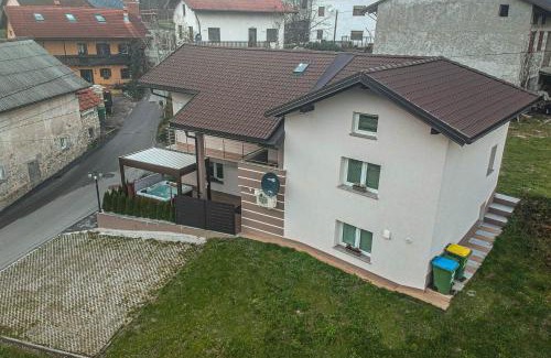 Kamno House | Hiša Bohinc z wellnessom