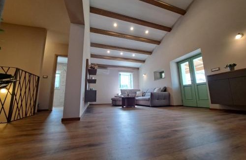 Kubed House | Hiša Skala Kubed