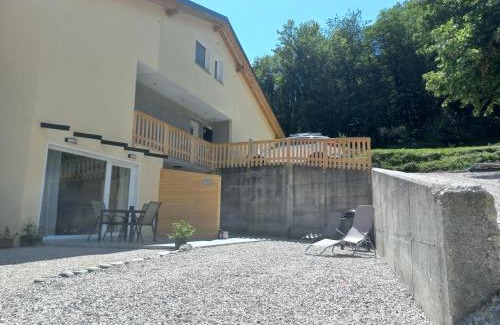 Kobarid Apartment | Hiša za Gradom