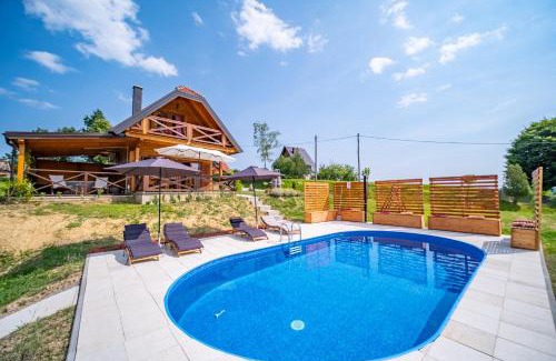 Karlovac House | Hižica Bubika