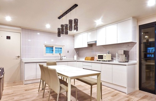 Seogyo-dong House | Hi There design guesthouse