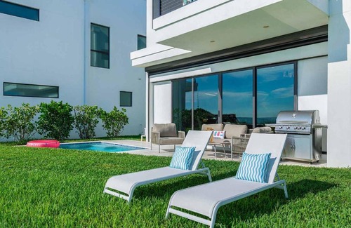 Melbourne Beach House | HI3057HA 4 bed, Ocean Villa, Beachfront