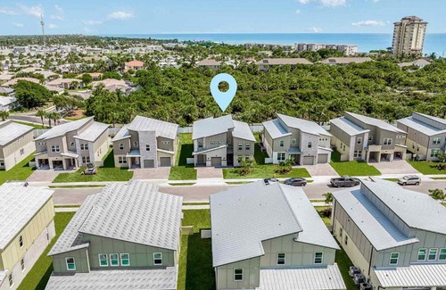 Melbourne Beach House | HI385SD 8 bed, Fashion-Nasa, Theater