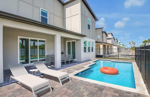 Melbourne Beach House | HI385SD 8 bed, Fashion-Nasa, Theater