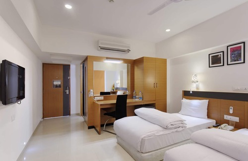 Nashik Hotel | Hi5 Hotel & Experience