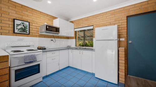 Korora House | Hibiscus