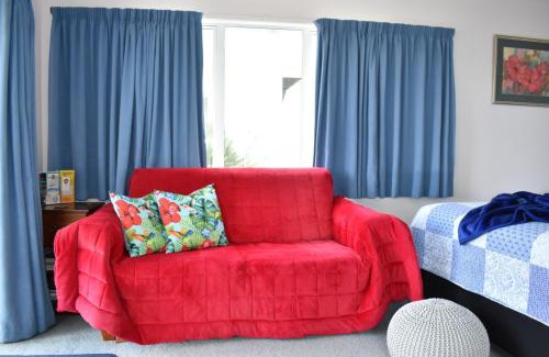Waihi Beach Bed & Breakfast | Hibiscus Bed & Breakfast