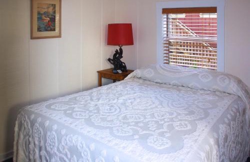 Grayton Beach Bed & Breakfast | Hibiscus Coffee & Guesthouse