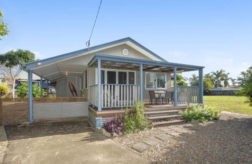 Moore Park Beach House | Hibiscus Cottage