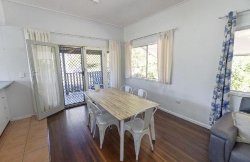 Moore Park Beach House | Hibiscus Cottage