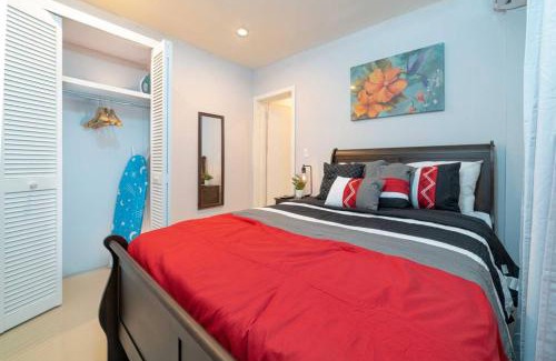 Buckleys Village Apartment | Hibiscus Cottage (Mercy's Place)