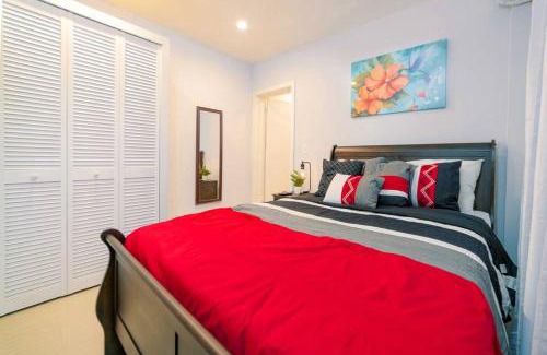 Buckleys Village Apartment | Hibiscus Cottage (Mercy's Place)
