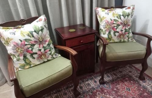 Strand House | Hibiscus Cottage